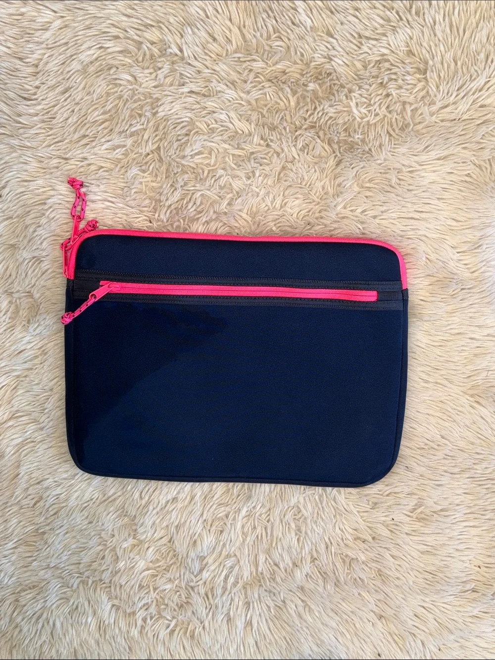🐳💕Vineyard Vines Navy Laptop Sleeve with Pink Trim